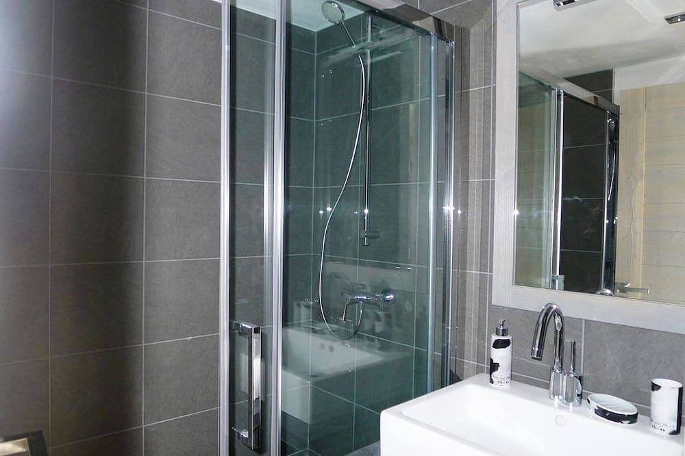 Apartamento entero, Apartamento acogedor y renovado en el centro de Courchevel Moriond, cerca de remontes. in Courchevel 1650 (Moriond), Saint-Bon-Tarentaise