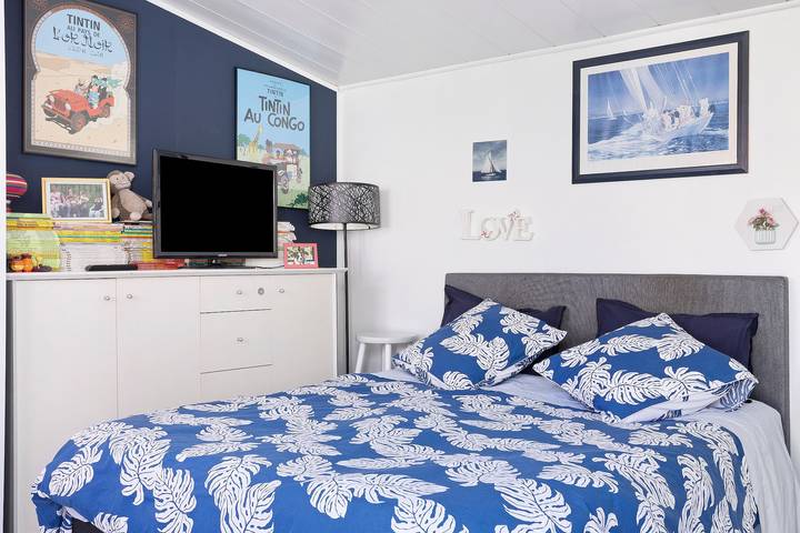 Guest Room “Lajarrieleduc” with Shared Terrace, Garden, and Wi-Fi in La Jarrie, La Rochelle region