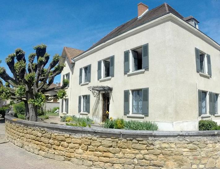 Location de vacances pour 10 personnes, avec Jardin à Briennon