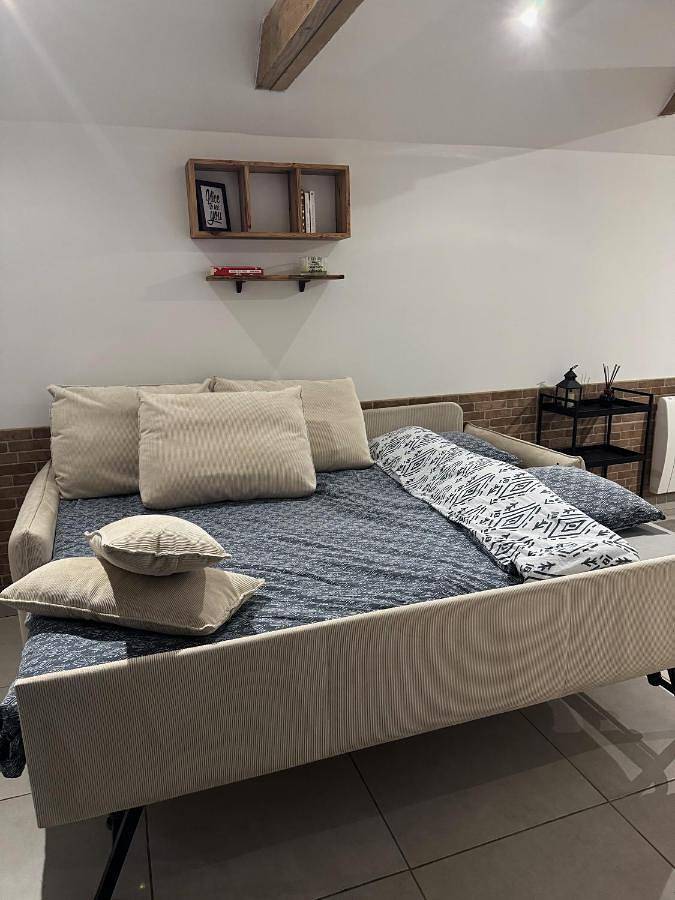 Location de vacances pour 2 personnes, avec terrasse et jardin, animaux acceptés à Colline-Beaumont - 3