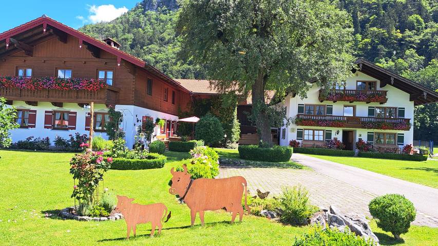 Ferienhaus für 4 Personen, mit Balkon und Terrasse sowie Garten in Marquartstein