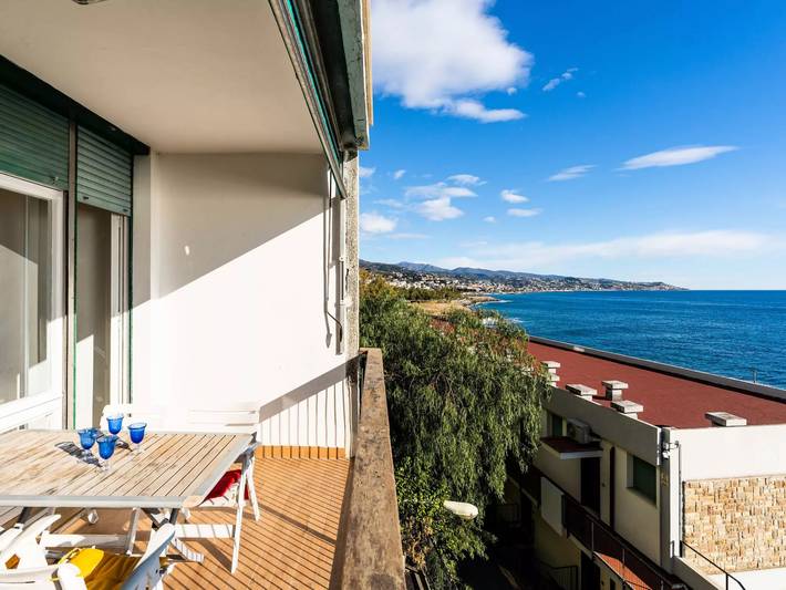 Villa für 8 Personen, mit Balkon in San Remo - 4