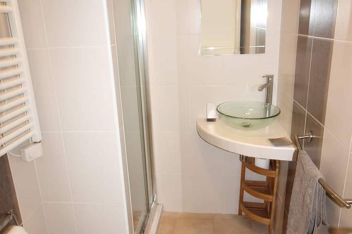 Gîte pour 4 personnes, avec jacuzzi et terrasse ainsi que piscine et jardin à Puyravault (Vendée) - 4