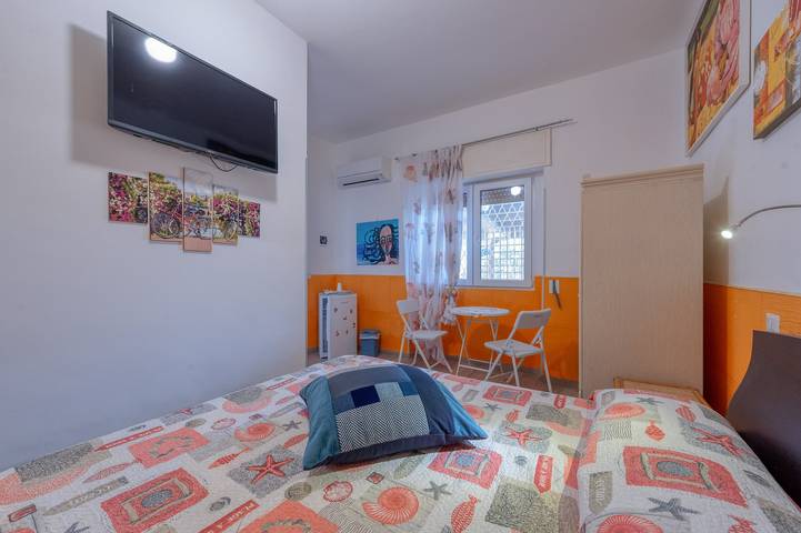 Il Marchese Mirante 'Room 4' with Shared Garden, Wi-Fi and Air Conditioning in Manduria, Gulf of Taranto