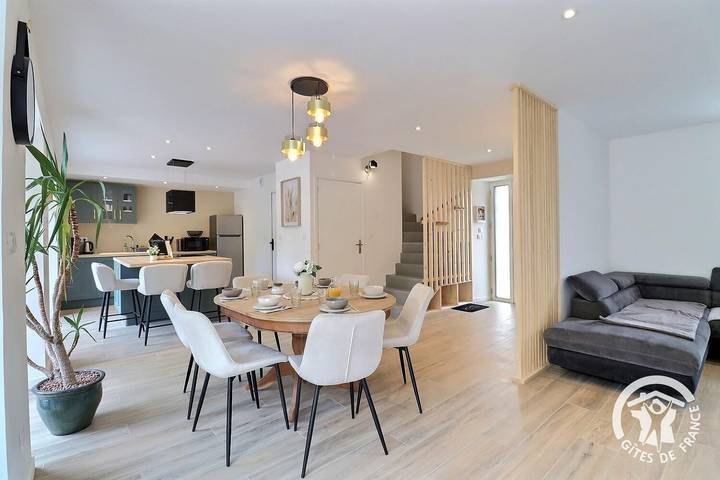 Gîte pour 6 personnes, avec terrasse et jardin dans Mesnil-Roc'h