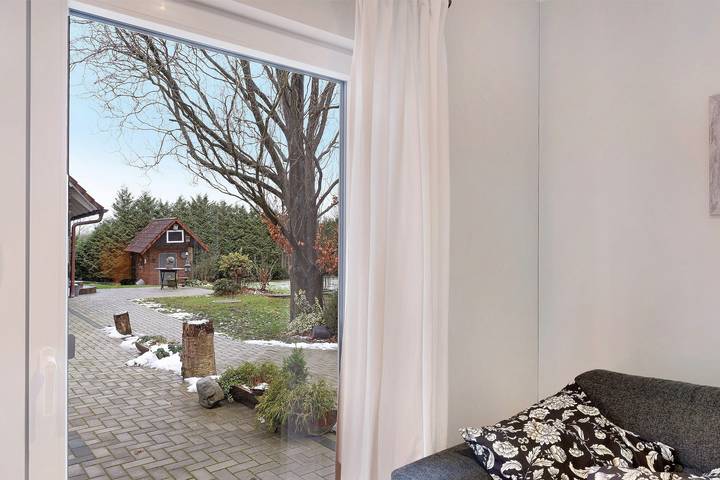 Hel lägenhet, Holiday Apartment 'Ferienhaus Im Grünen' with Private Terrace, Wi-Fi and Air Conditioning in Varel, Södra Nordsjökusten