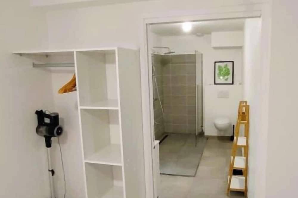 Entire apartment, The apartment in the sun in Aubord, Nimes region