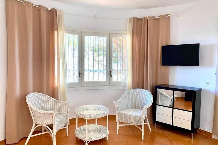 Ferienhaus für 6 Personen, mit Terrasse und Garten sowie Pool in Montroig Bahia - 3