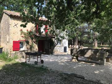 Gîte pour 4 personnes, avec jardin ainsi que piscine et vue, animaux acceptés à Caromb