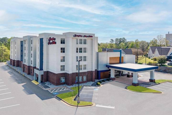 Hôtel pour 4 personnes, avec piscine et balcon, animaux acceptés