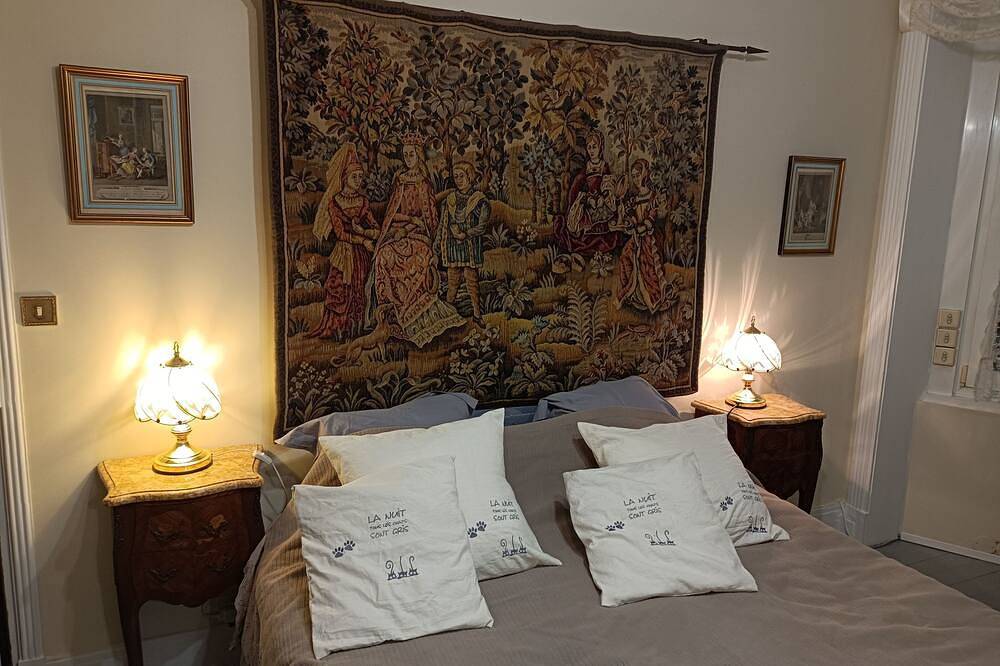 Charming bed and breakfast in the heart of Calais in Calais, Calais region