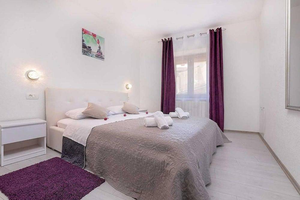 Stunning home in Rovinj with private swimming pool, can be inside or outside in Rovinjsko Selo, Rovinj