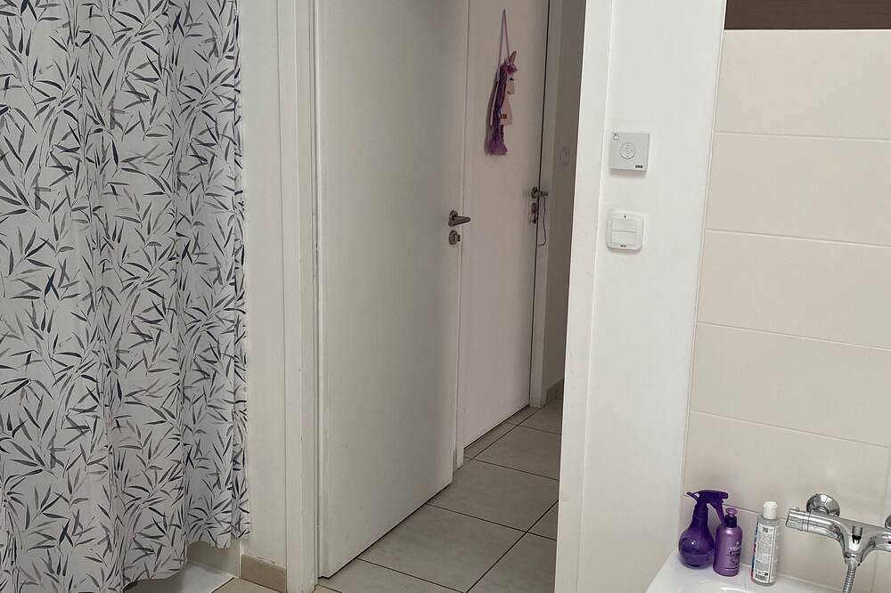 Homestay for rent.  House in a very quiet subdivision. in Essarts-en-Bocage, Loire-Tal