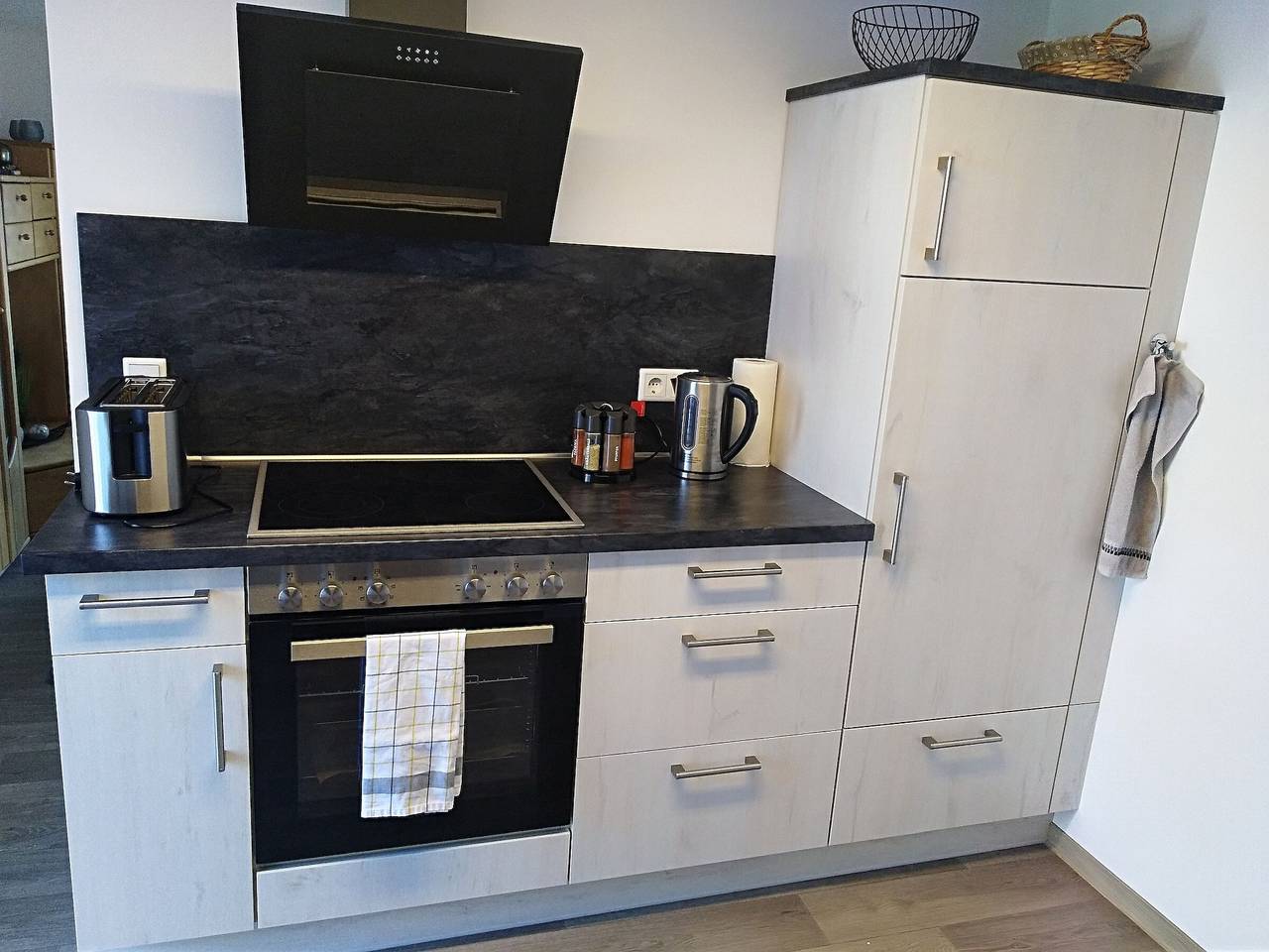 Entire apartment, Apartment 'Zum Tannenwirt' with Balcony and Wi-Fi in Medebach, Upland