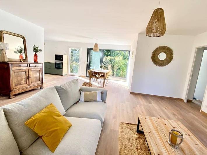 Location de vacances pour 8 personnes, avec vue sur le lac ainsi que jardin et vue à Bessines (Deux-Sèvres) - 2