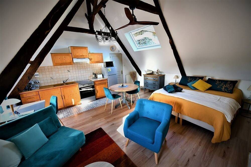 Ganze Wohnung, 45 m² gîte/studio, old-world charm dating from 1680, close to Dinan in Taden, Dinan und Umgebung