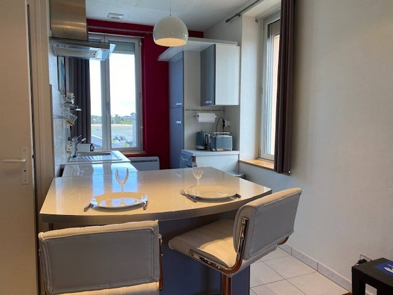 Studio entier, Studio Lumineux Proche Plage et Commerces – Tout Équipé, Parking Gratuit in Trégastel, Côte de Granit Rose
