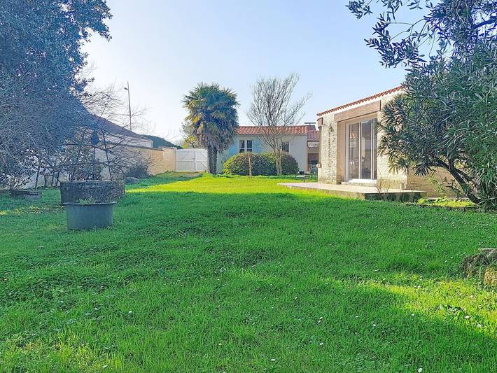 Location de vacances pour 6 personnes, avec terrasse et jardin sur l' Île d'Oléron