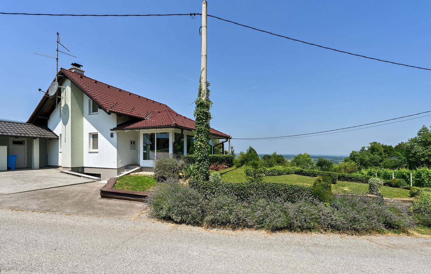 Reizende 2-Zimmer-Wohnung mit Pool, Terrasse und WLAN in der Nähe des Flusses Bednja in Varazdin
