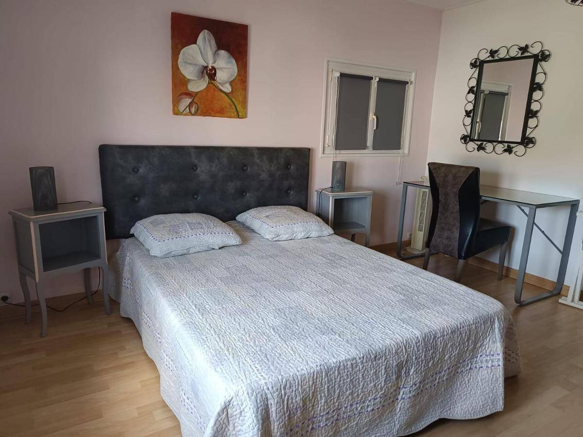 One-Bedroom Apartment with Terrace in Le Fenouiller, Vallée de la Loire
