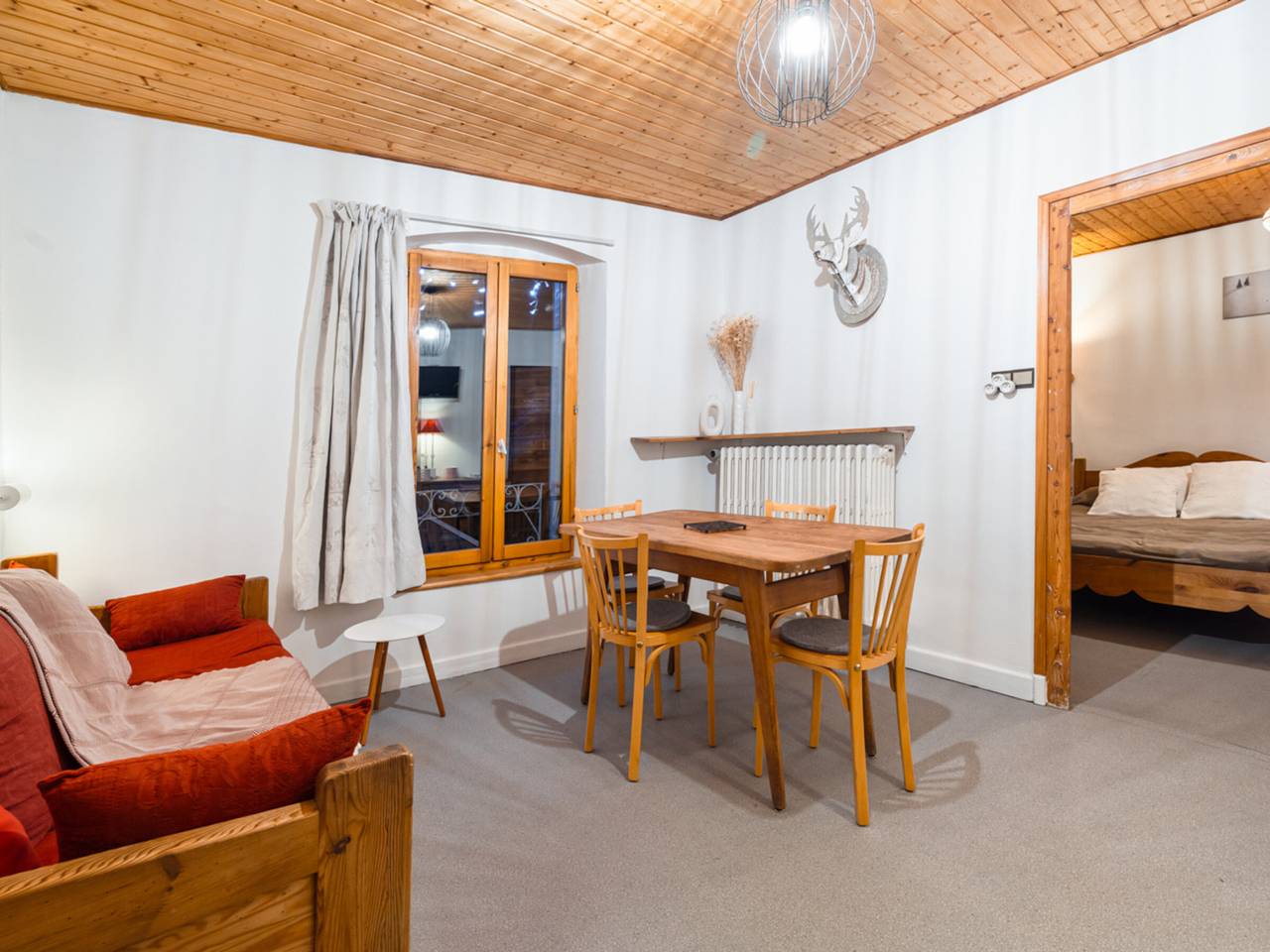 Apartamento entero, Apartamento acogedor 37m², piscina, balcón, cerca de pistas y servicios, ¡ideal para 4 personas! in Saint-Chaffrey, Serre Chevalier