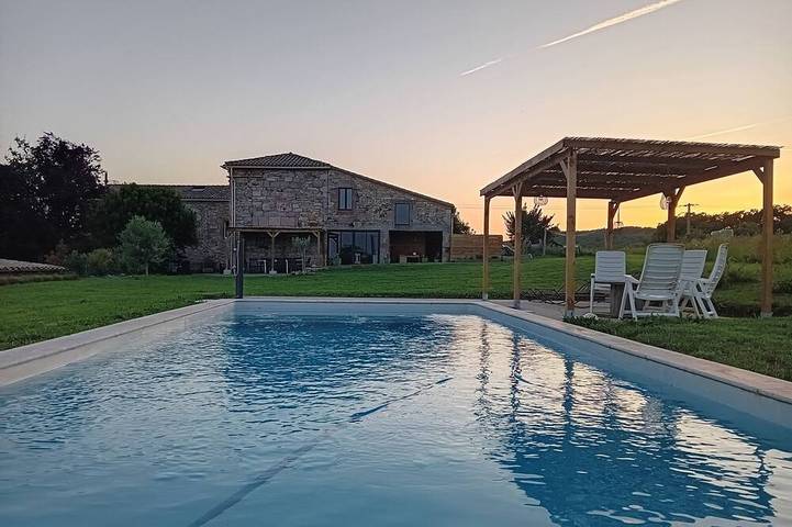Location de vacances pour 12 personnes à Tonnac