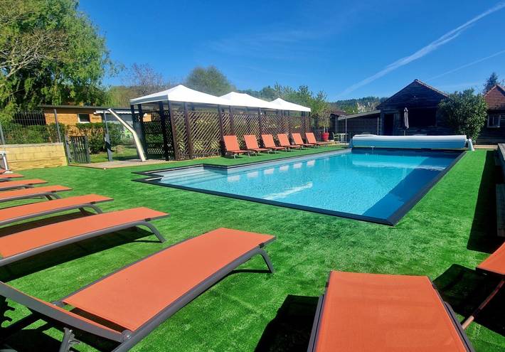 Gîte pour 5 personnes, avec terrasse ainsi que jardin et piscine, animaux acceptés