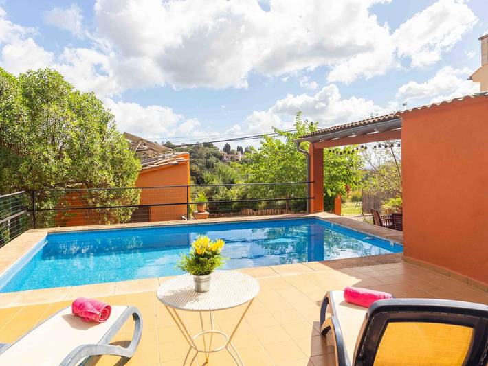 Ferienhaus für 6 Personen, mit Pool und Garten sowie Terrasse in Búger