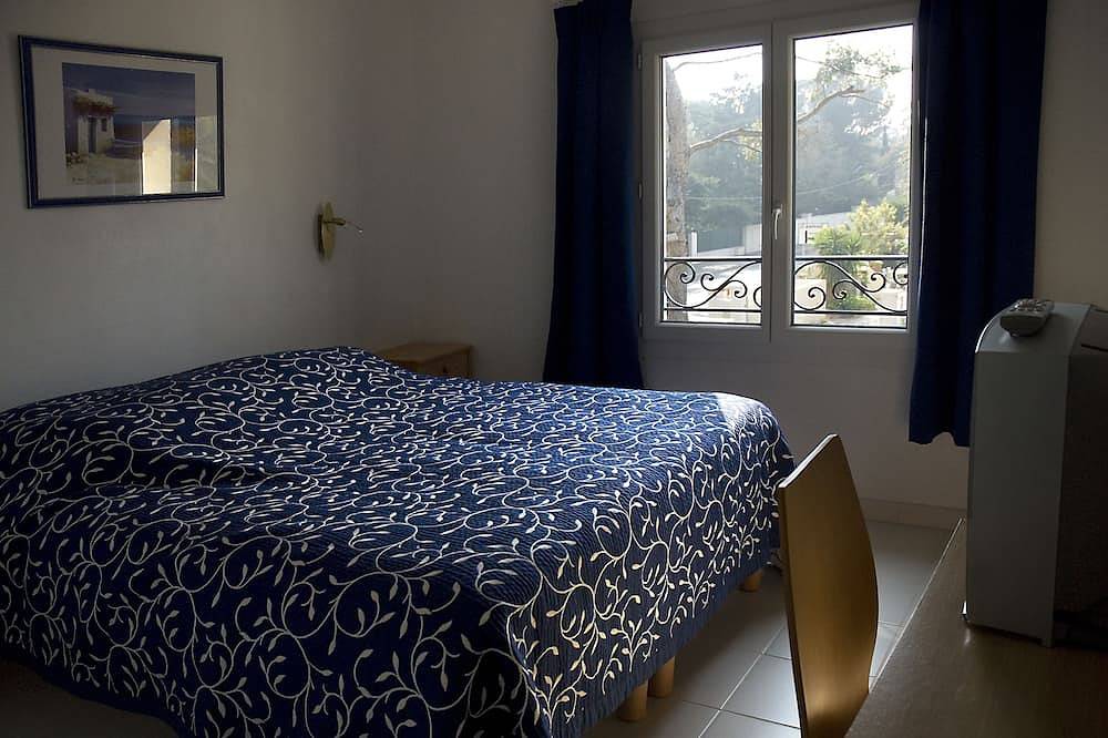 A l'étage Villa Appartement + piscine partagée chauffée à Boulouris, St Raphaël in Boulouris, Saint-Raphaël