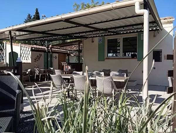 Camping pour 4 personnes, avec terrasse et vue, animaux acceptés dans le Gard - 3