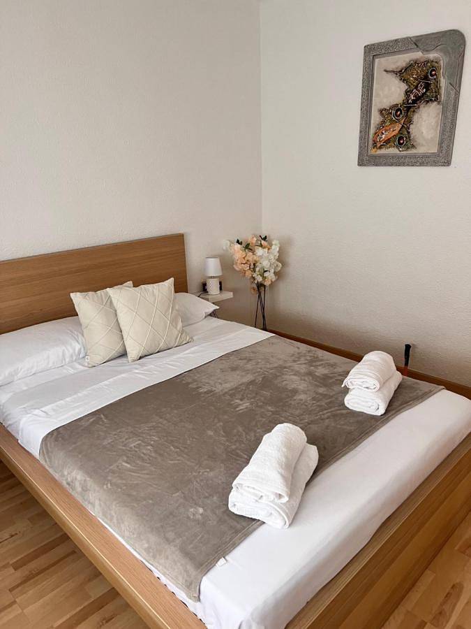 Apartamento entero, Three-Bedroom Apartment in Viladecans, Bajo Llobregat
