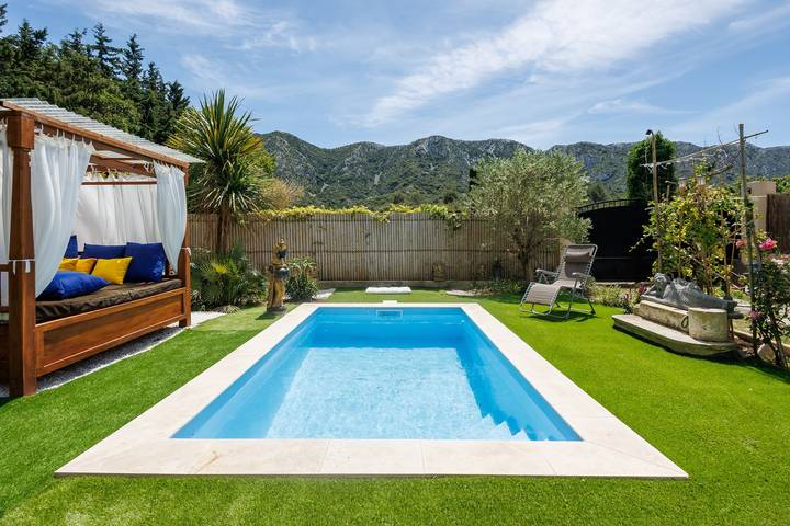 Casa de vacaciones para 8 personas, con jardín además de piscina y jacuzzi - 1