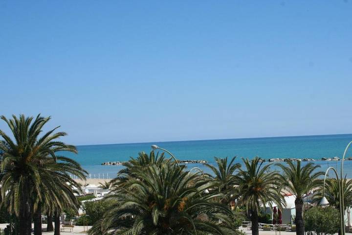 Ferienwohnung für 3 Personen, mit Ausblick und Balkon in San Benedetto del Tronto