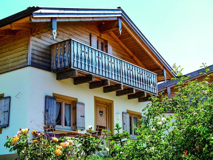 Ferienhaus für 4 Personen, mit Balkon und Terrasse sowie Pool und Sauna