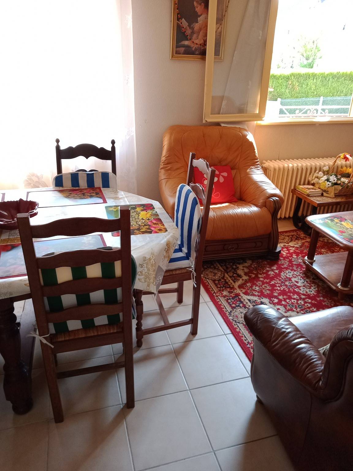 Maison de vacances "complète" avec balcon et Wi-Fi in Montluçon, Région de Montluçon