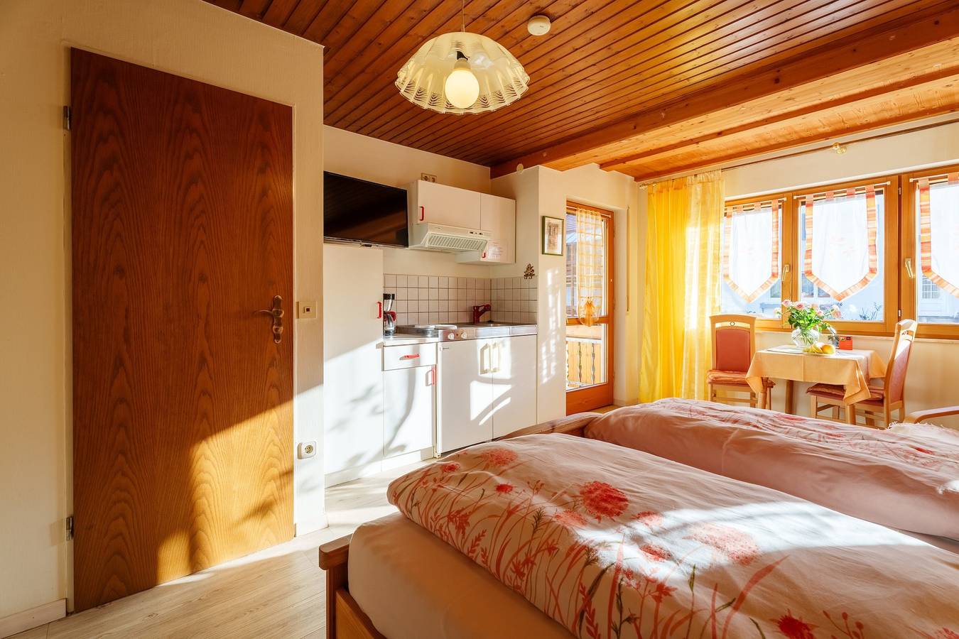 Ganze Wohnung, Apartment 'Liebesnest' mit Gemeinschaftsterrasse, Garten und Wlan in Oberharmersbach, Mittlerer Schwarzwald