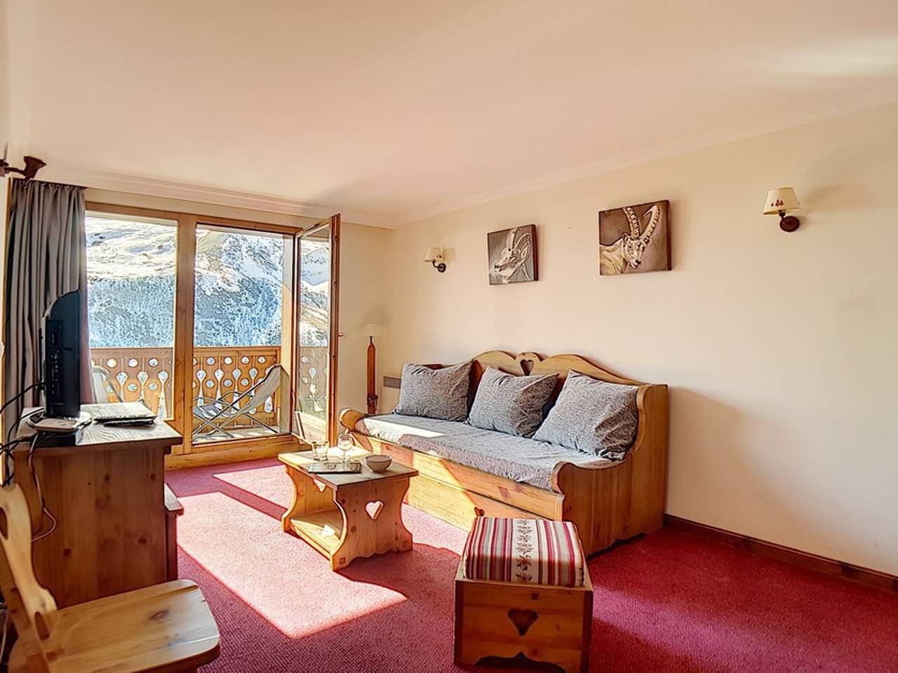 Apartamento entero, Apartamento espacioso renovado cerca de pistas con sauna, hammam, Wifi y balcón in Les Menuires, Saint-Martin-de-Belleville