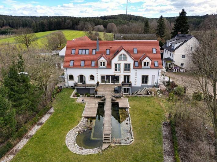Villa für 16 Personen, mit Ausblick und Garten sowie Sauna und Pool in Bayern