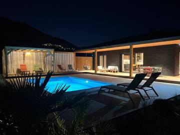 Cottage pour 5 personnes, avec vue ainsi que jardin et piscine à Moltifao