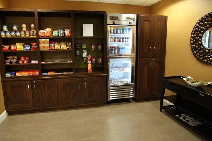 Hotel for 2 people in Madison County (AL)