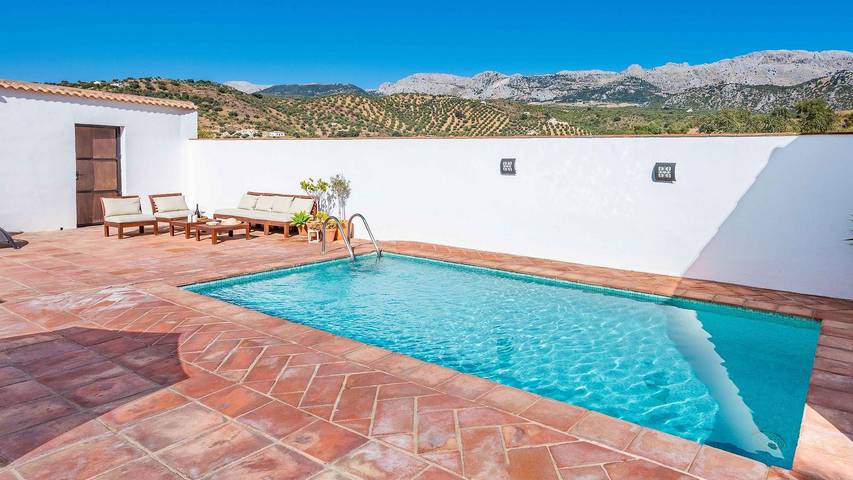 Casa rural para 10 personas, con balcón/terraza y piscina en Riogordo - 2