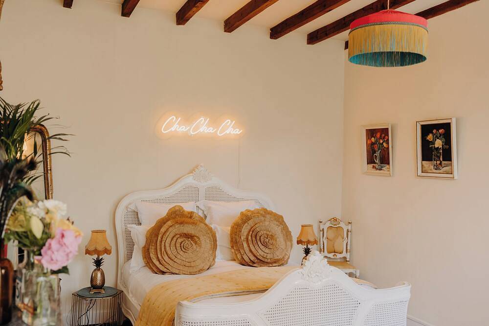 Stylish Boho Country Manor House, Total Relaxation and Luxury in Wine Country in Saint-Martin-Petit, Région de Marmande