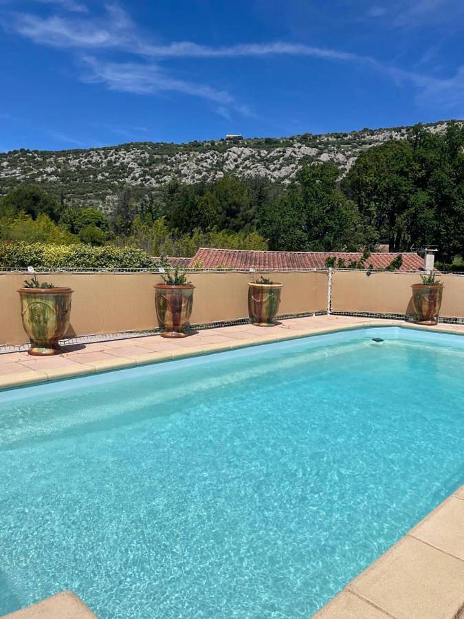 Gîte pour 2 personnes, avec vue ainsi que piscine et jardin à Beaumes-de-Venise - 2