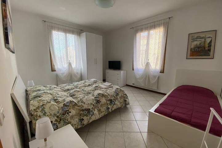 Apartamento entero, Plana pequeño y acogedor, cerca de Venecia in Mestre, Venecia