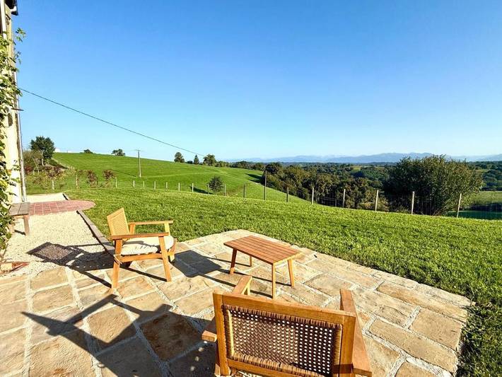 Location de vacances pour 8 personnes, avec vue et jardin à Monein - 2