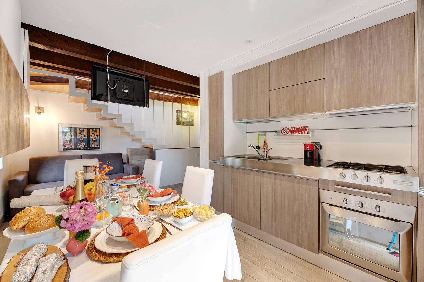 Entire apartment, Apartment 'Isa' with Mountain View, Wi-Fi and Air Conditioning in Delebio (Town), Delebio