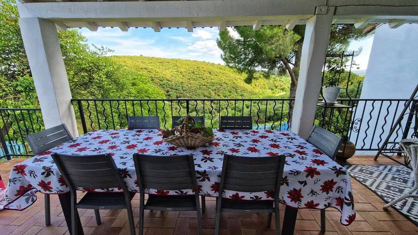 Location de vacances pour 17 personnes, avec vue ainsi que piscine et terrasse, animaux acceptés à Vailhauquès - 2