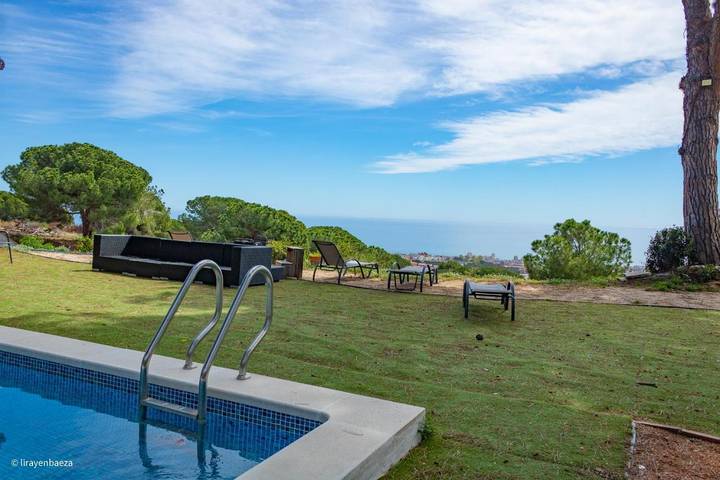 Albergue para 22 personas, con vistas y jardín además de piscina y sauna en Provincia de Barcelona - 4