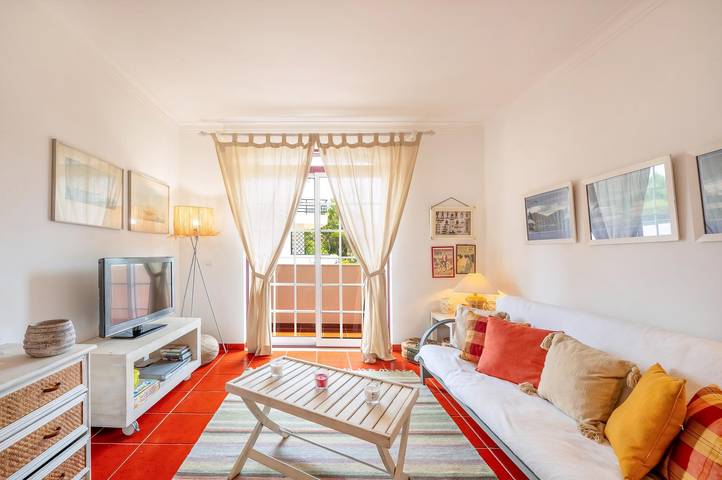 Casa de férias para 2 pessoas, com varanda e piscina na Costa de Galé