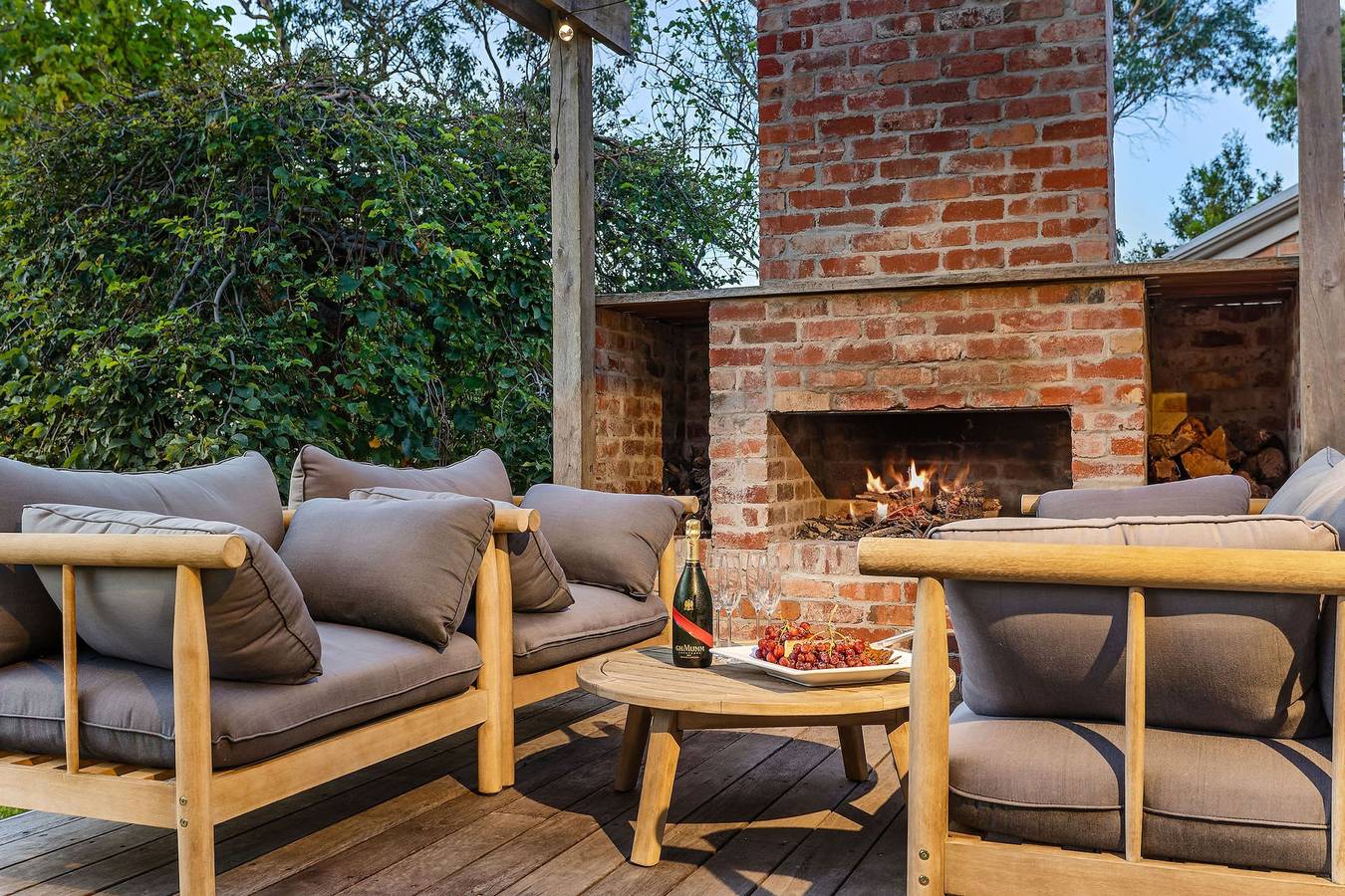 Tranquil Estate with Pool Heated Spa Gardens in Mount Eliza, Mornington Peninsula